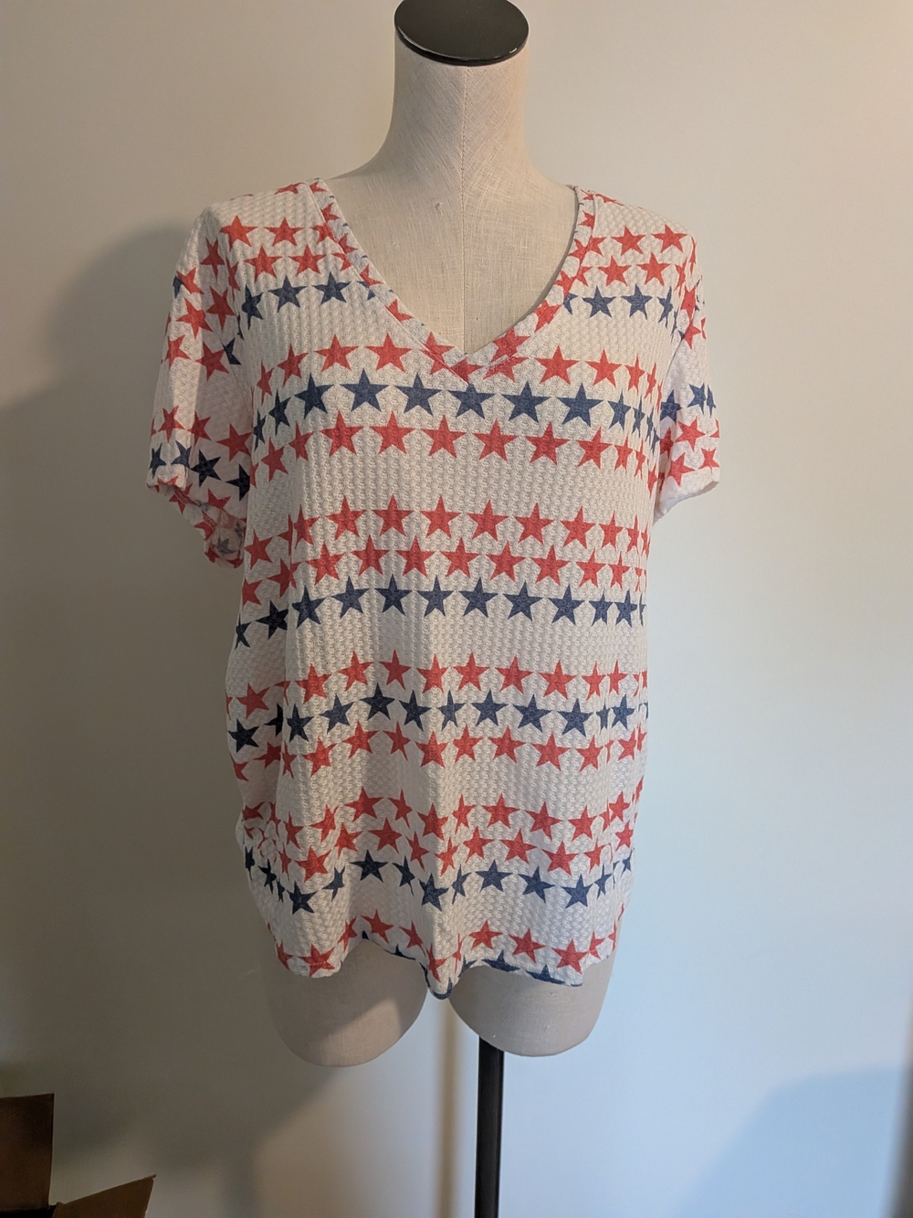 Pink Lily White V-Neck Star Print Top - Red & Blue